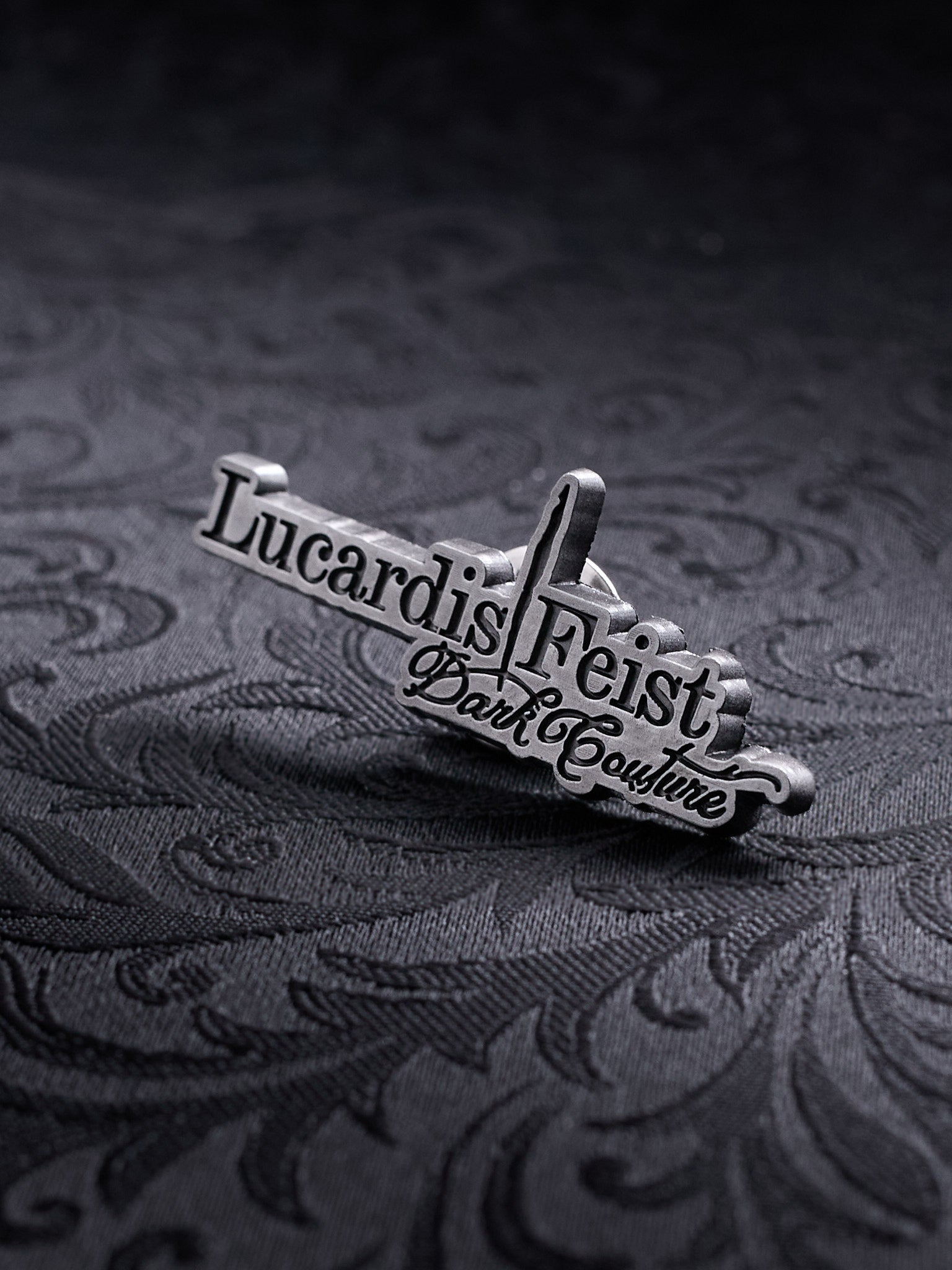 Lucardis Signature Pin